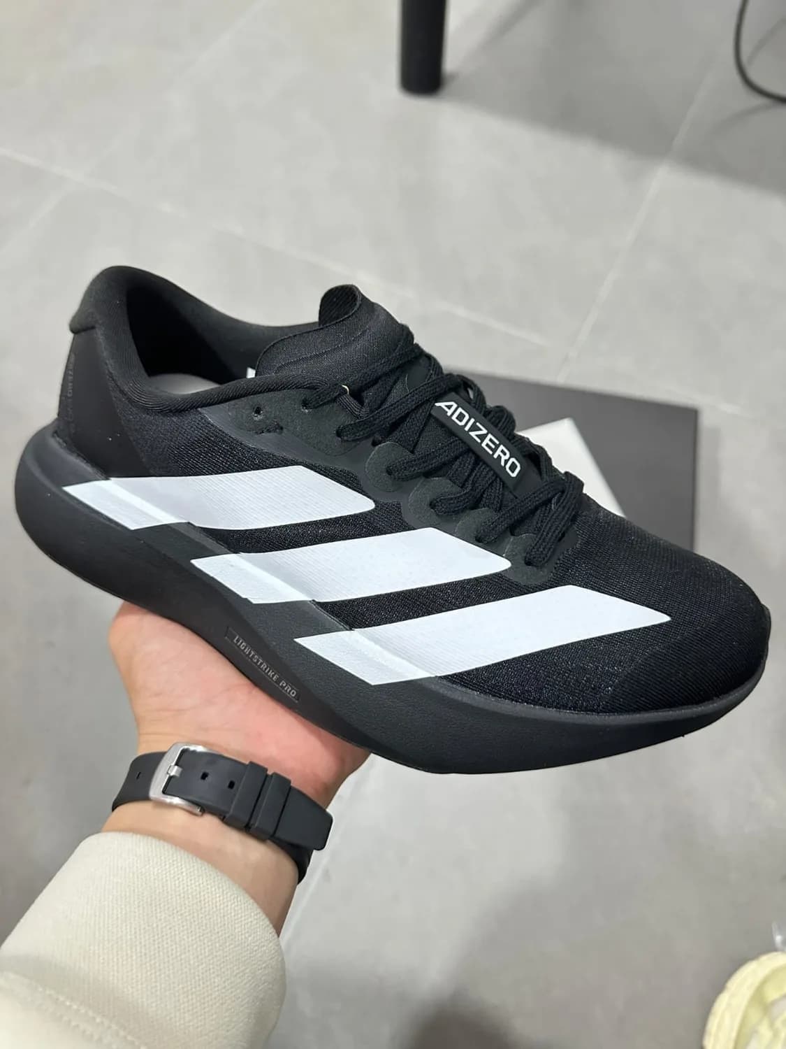 Adidas Adizero preto e branco
