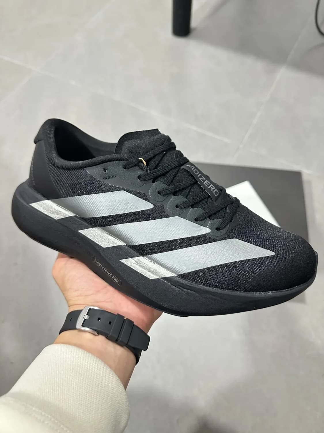 Adidas Adizero preto e prata