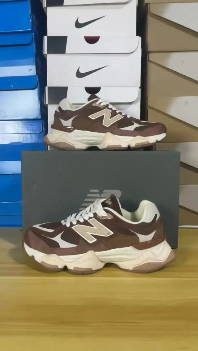 New Balance 9060 marrom